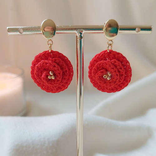 Boucles d'oreilles en crochet - roses