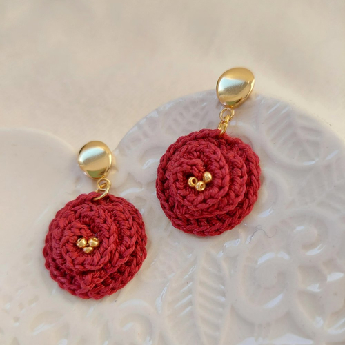 Boucles d'oreilles en crochet - roses