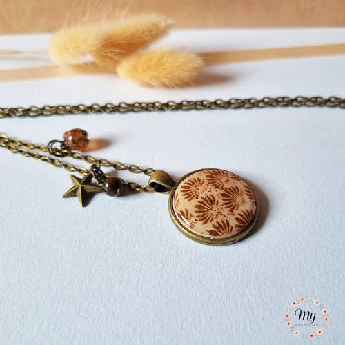 Collier "fleurs d'automne" beige 2