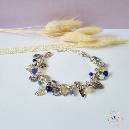 Bracelet à breloques "fleurs bleues"