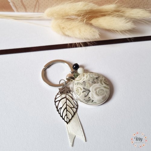 Bijou de sac roses blanches