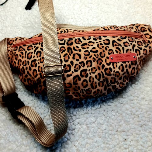 Vendu sac banane en tissu softshell avec motifs tâches de léopard - confort moderne et élégance sauvage, banane imperméable