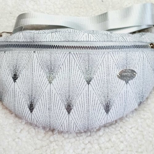 Sac banane en tissu jacquard gris avec motifs japonisant en fil argenté - l'accessoire hypnotisant élégant et chic!