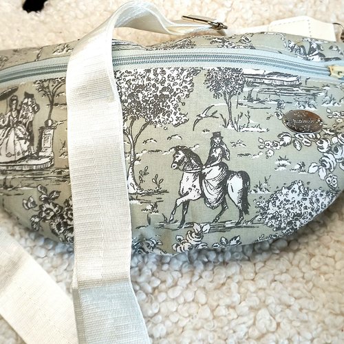 Vendu sac banane en toile de jouy gris/vert - élégance intemporelle et histoire raffinée!, banane bandoulière