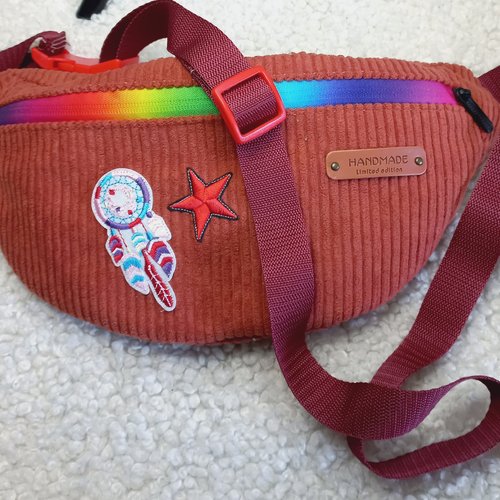 Vendu sac banane femme en velours côtelé épais ocre rouge, attrape rêves- le compagnon idéal pour l'automne et l'hiver!