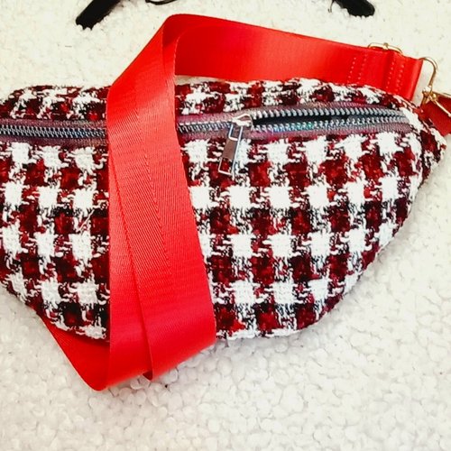 Vendu sac banane en tissu pied de poule/pied de coq rouge bordeaux. élégance intemporelle pour toutes saisons!