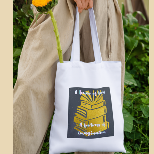 Sac fourre-tout, shopping, tote bag tissu blanc, pile de livres dorés ,cadeau pour lectrice, maman, mamie, maman