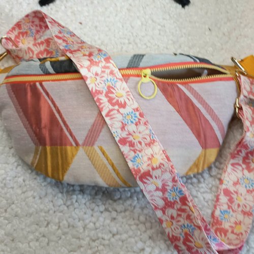 Sac banane tissu jacquard style patchwork. style unique, pratique, moderne. banane bandoulière, cadeau épouse, maman mamie,