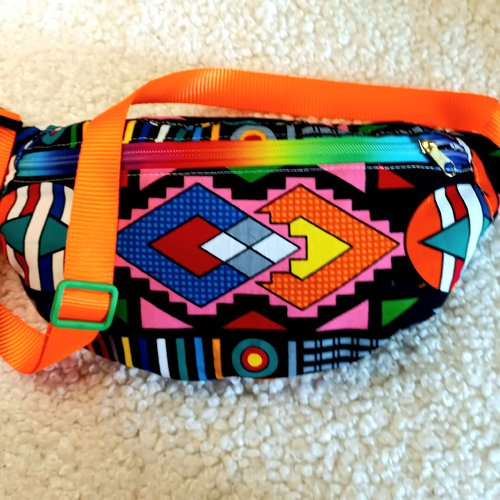 Sac banane wax très coloré, banane bandoulière réglable - un accessoire vibrant, fonctionnel pour toutes vos sorties,