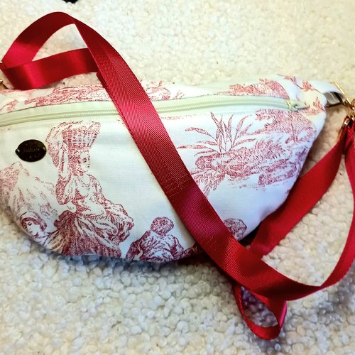 Sac banane en toile de jouy ivoire et rouge -élégance intemporelle, banane bandoulière, sac de voyage, sac vintage raffiné
