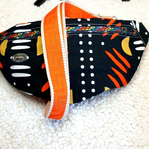 Sac banane tissu wax noir/orange, un accessoire vibrant , artisanat africain, sac banane bandoulière