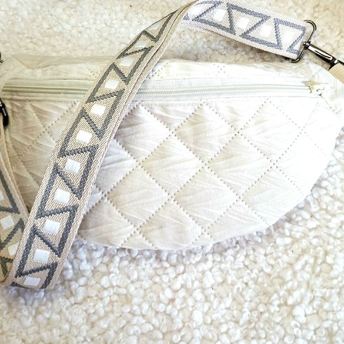 Sac banane matelassée ivoire - douceur, légèreté, élégance, sac bandoulière réglable, pour épouse, maman, mamie, ados