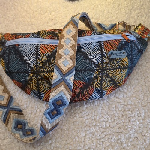 Sac banane wax couleurs automnales. accessoire vibrant, fonctionnel pour vos aventures, sac poitrine bandoulière