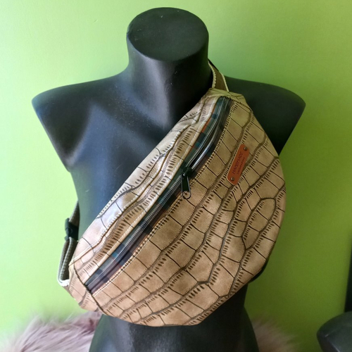 Sac banane marron simili cuir vintage, effet raccommodé, rapiécé, banane bandoulière ajustable, noël