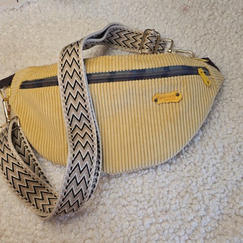 Sac banane en velours côtelé jaune moutarde- fait main – banane femme tendance – pochette ceinture réglable