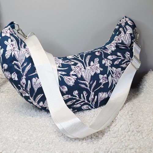 Sac demi-lune tissu indien hampi bleu pétrole entrelacs de fleurs-création artisanale, sac mou bandoulière