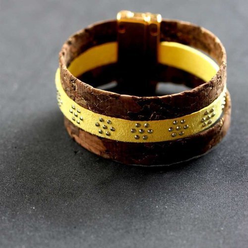 Bracelet manchette liège, suédine strass jaune, fermoir magnétique aimanté or, modèle unique fait main