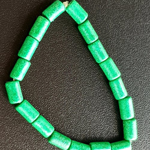 Bracelet  perles  tubes style heishi, vert sapin