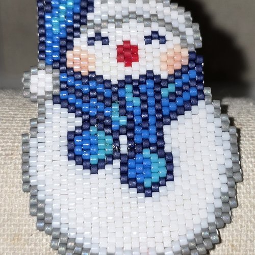 Broche bonhomme de neige. tissage perle miyuki délica 11/0