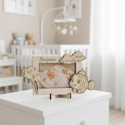 Cadre photo de naissance personnalisé en bois – décor petit poisson pour enfant