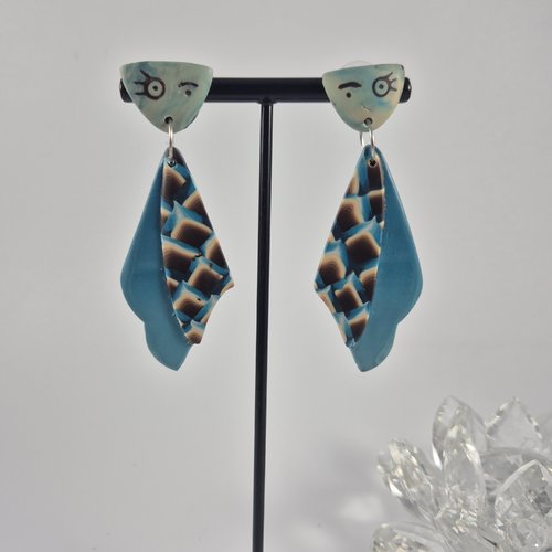 Boucles d'oreilles en pate polymere dans les teintes bleues et marrons
