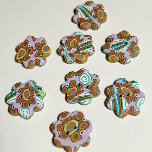 8 boutons deux trous en pâte polymère ,fleur , polymer clay buttons