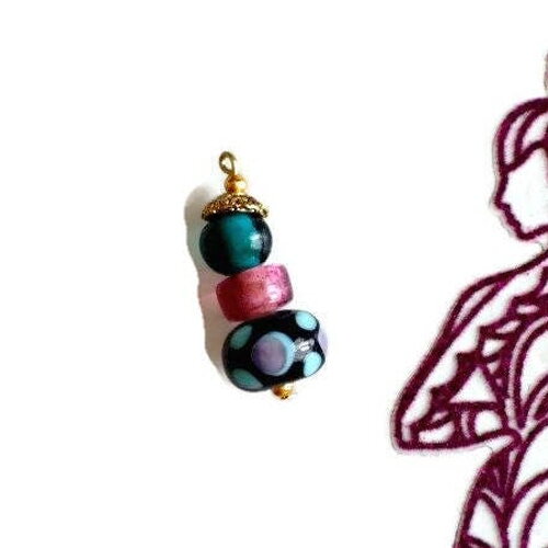 Pendentif ethnique  en pâte de verre bleu noir rose fait main inde