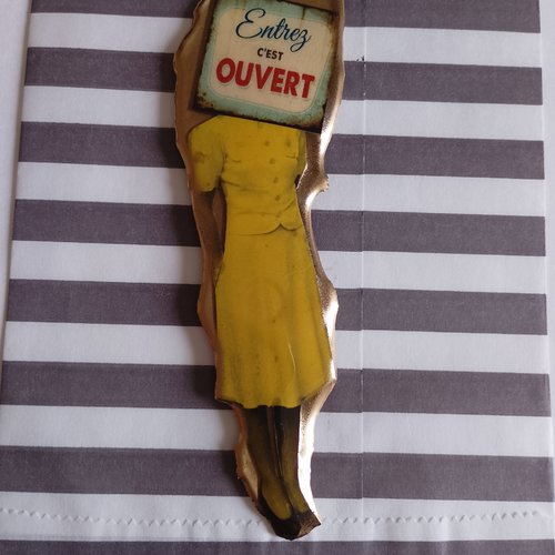 Magnet "entrez, c’est ouvert" – personnage rétro & message ambigu