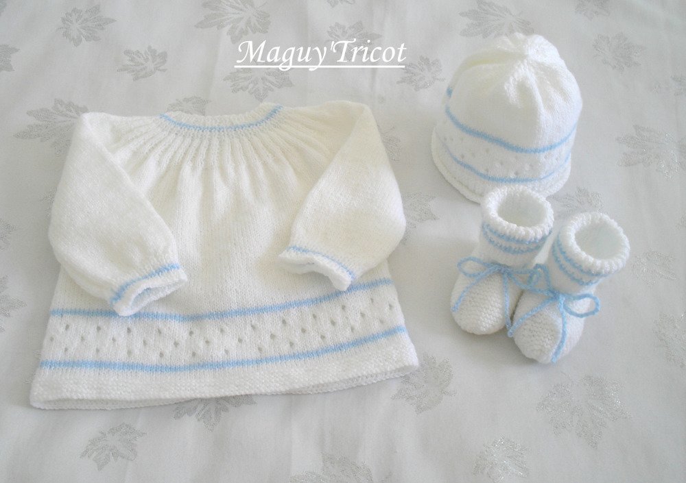 Brassiere Layette Bebe Laine Blanche Et Bleue Ciel Naissance Brassiere Bonnet Et Bottons Ensemble 3 Pieces Un Grand Marche