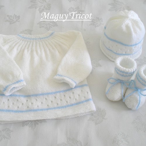 Brassiere Layette Bebe Laine Blanche Et Bleue Ciel Naissance Brassiere Bonnet Et Bottons Ensemble 3 Pieces Un Grand Marche