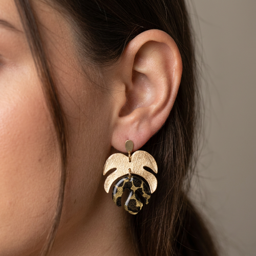 Boucles d'oreilles botaniques monstera — or lumineux & vert kaki