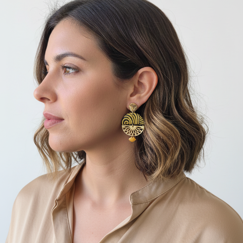 Boucles d'oreilles " ādhā gōla "