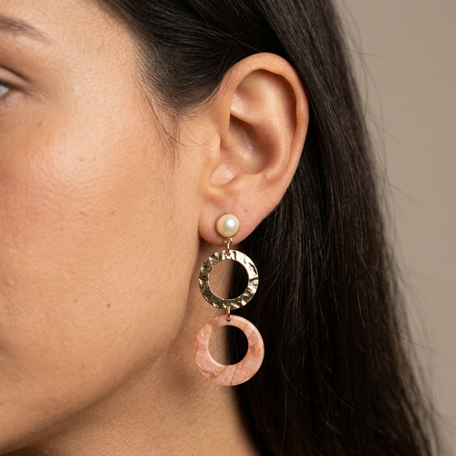 Boucles d'oreilles doubles cercles nāca — rose & bronze