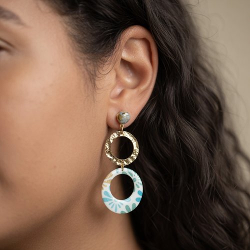 Boucles d'oreilles nāca éventails bleu et vert