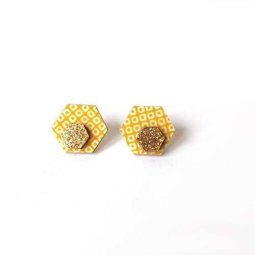 Puces d'oreilles en bois et papiers origami jaune et paillettes dorées