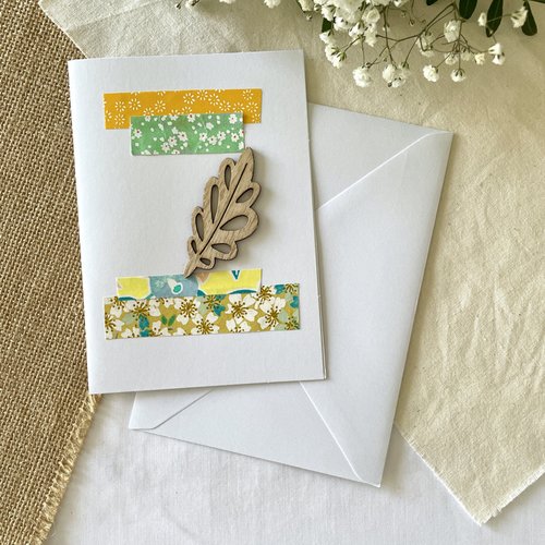 Carte postale nature motif feuille de bois et papiers origami tons jaunes et verts