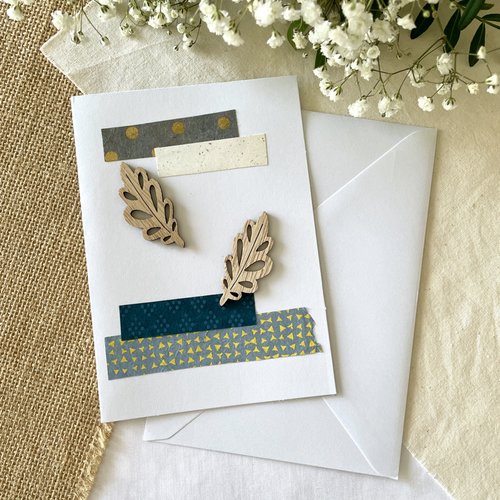Carte postale nature motif feuille de bois et papiers origami tons bleus et or