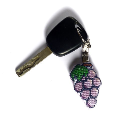 Porte-clés grappe de raisin, confectionné main. 