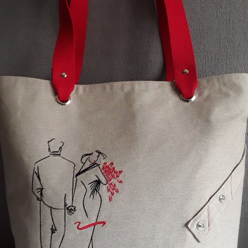 Sac à main et porte clé offert