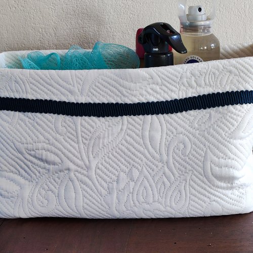 Panière de rangement en tissu boutis blanc
