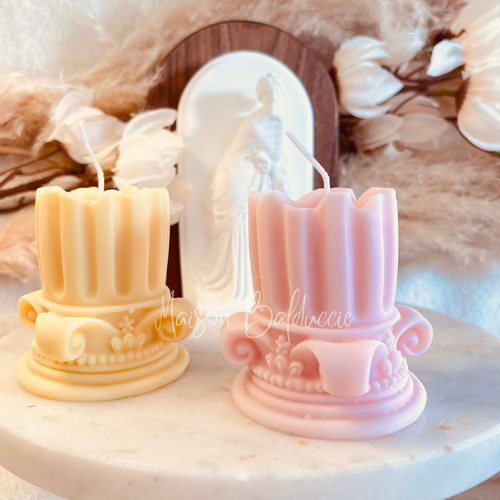 Bougie colonne romaine en cire végétale pure infusée de parfums haut de gamme élaborés à grasse - cadeau personnalisés