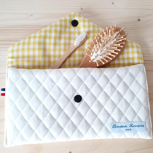 Pochette matelassée écru et vichy jaune à petits carreaux, trousse à maquillage, étui à lunettes, pochette à bijoux, pochette french riviera