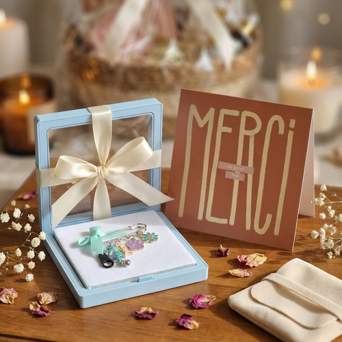 Broche chat pastel poétique – bijou artisanal fait main – cadeau pour amoureux des chats