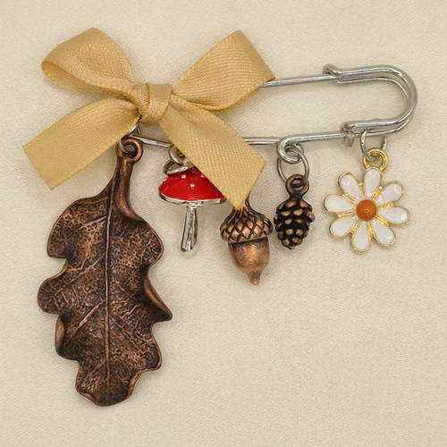Broche forêt poétique champignon feuille et fleur – bijou artisanal talisman de renaissance – cadeau nature fait main