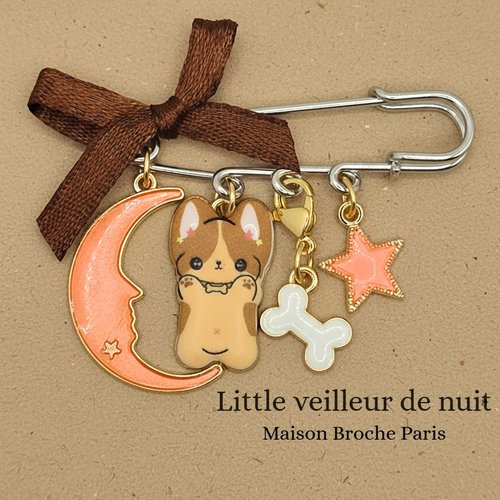 Little veilleur de nuit – broche poétique chien et lune protectrice