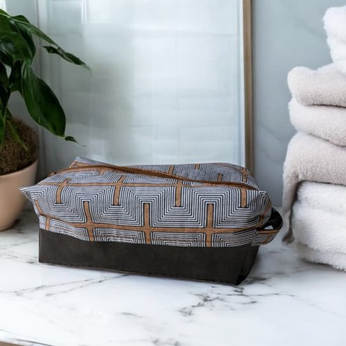 Trousse de toilette homme marron, imperméable à l'intérieur avec poignée