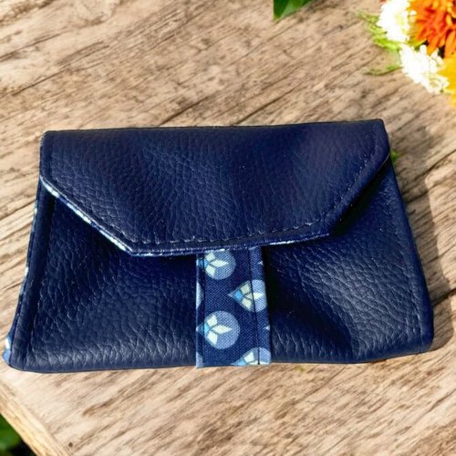 Porte-cartes homme, fermeture magnétique, simili cuir bleu et coton au motifs geométriques
