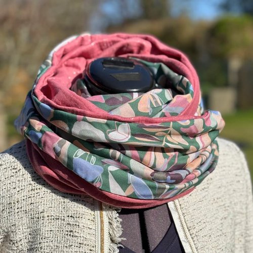Echarpe tube femme, snood double rose et vert en viscose et double gaze effet brillant