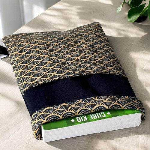 Pochette à livre en tissu avec poche avant – étui protecteur fait main pour roman de poche et liseuse