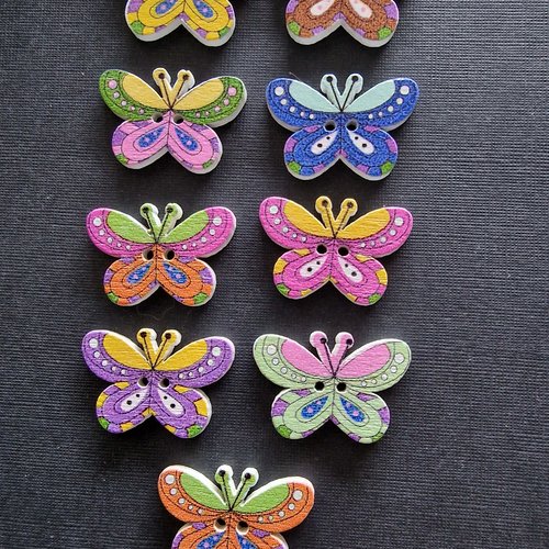 Lot de 5 boutons en bois papillons